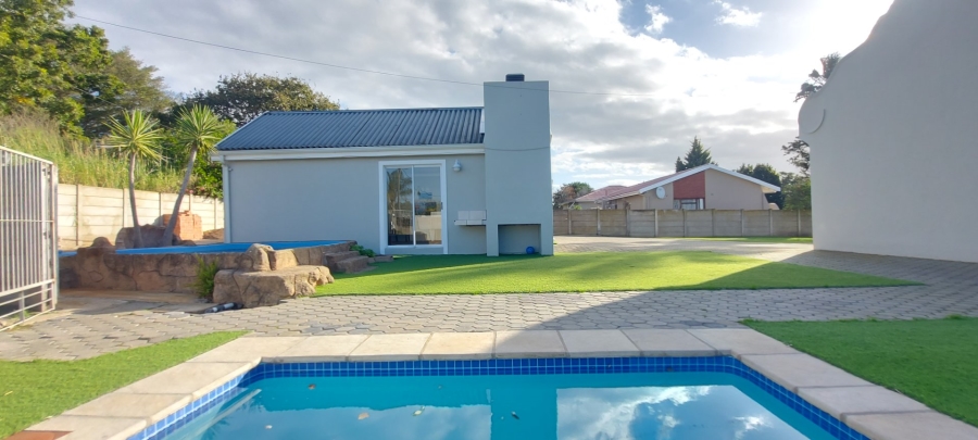 3 Bedroom Property for Sale in Albertinia Western Cape